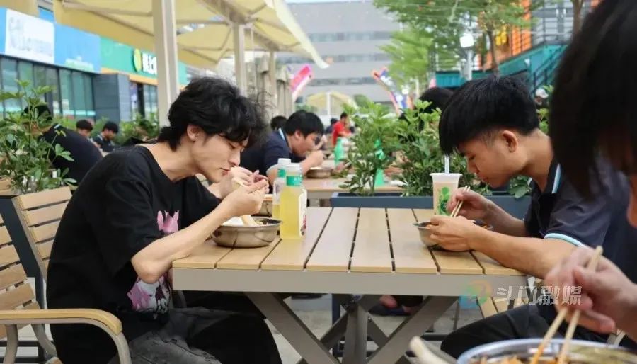 1739261855346869.jpg 42.jpg